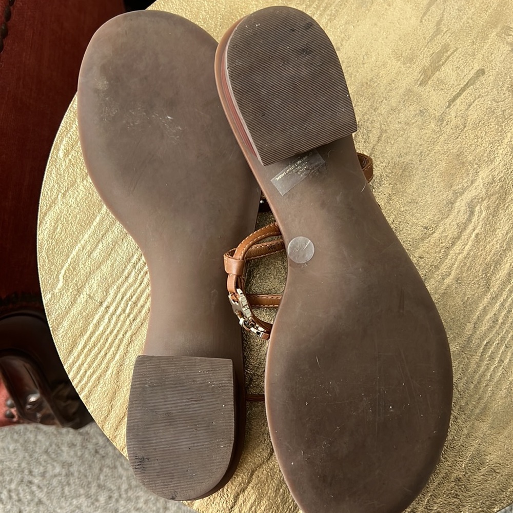 Tory Burch Gemini brown T-strap sandal,  gold metal link hardware, size 8 - Picture 12 of 12